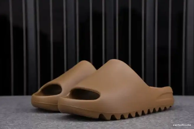 G55492 Core Yeezy Slide Adidas 0530